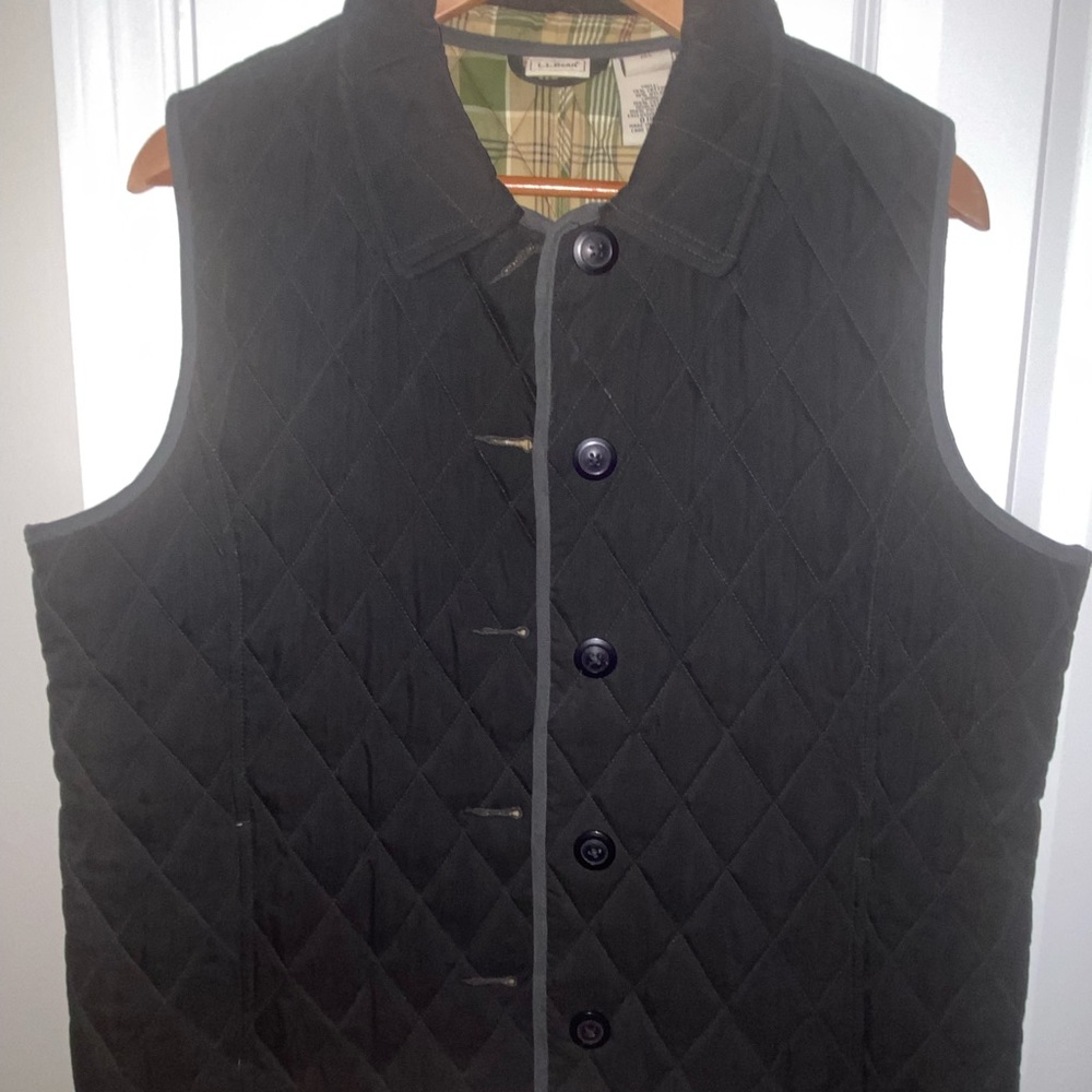 L.L. Bean ladies  large black quilted vest